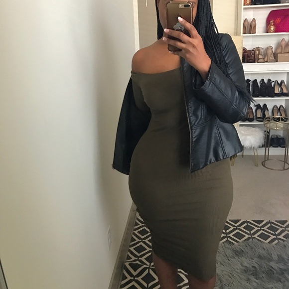Green Ribbed Off the Shoulder/Midi Stretchy Dress - Picture 3 of 4